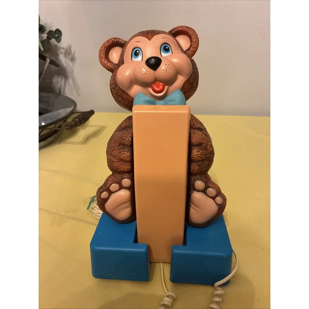 Vintage Cuddles Carlton Bear Push Button Phone Model #7780